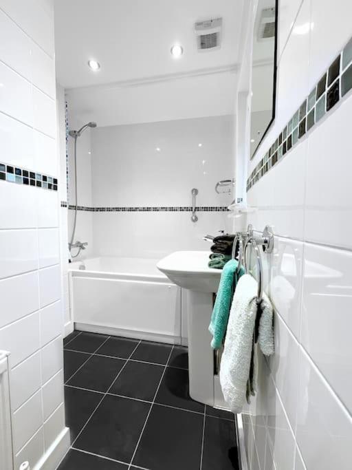 White Eden - Explore Cornwall From A Comfy Central Appartment St Austell Dış mekan fotoğraf