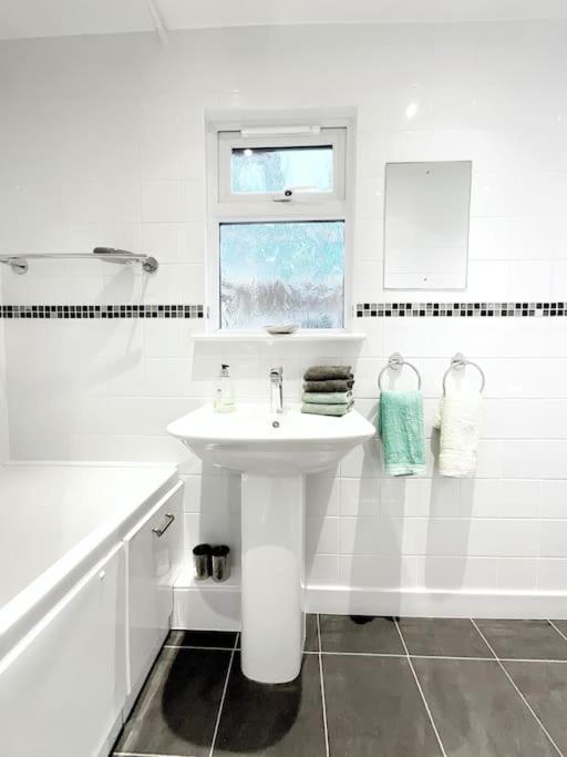 White Eden - Explore Cornwall From A Comfy Central Appartment St Austell Dış mekan fotoğraf